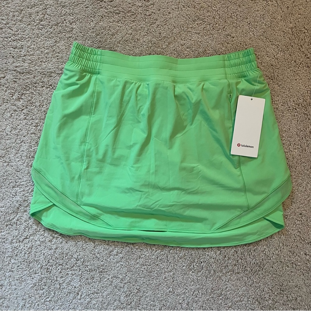 Lululemon Hotty Hot HR Skirt in Lime Green